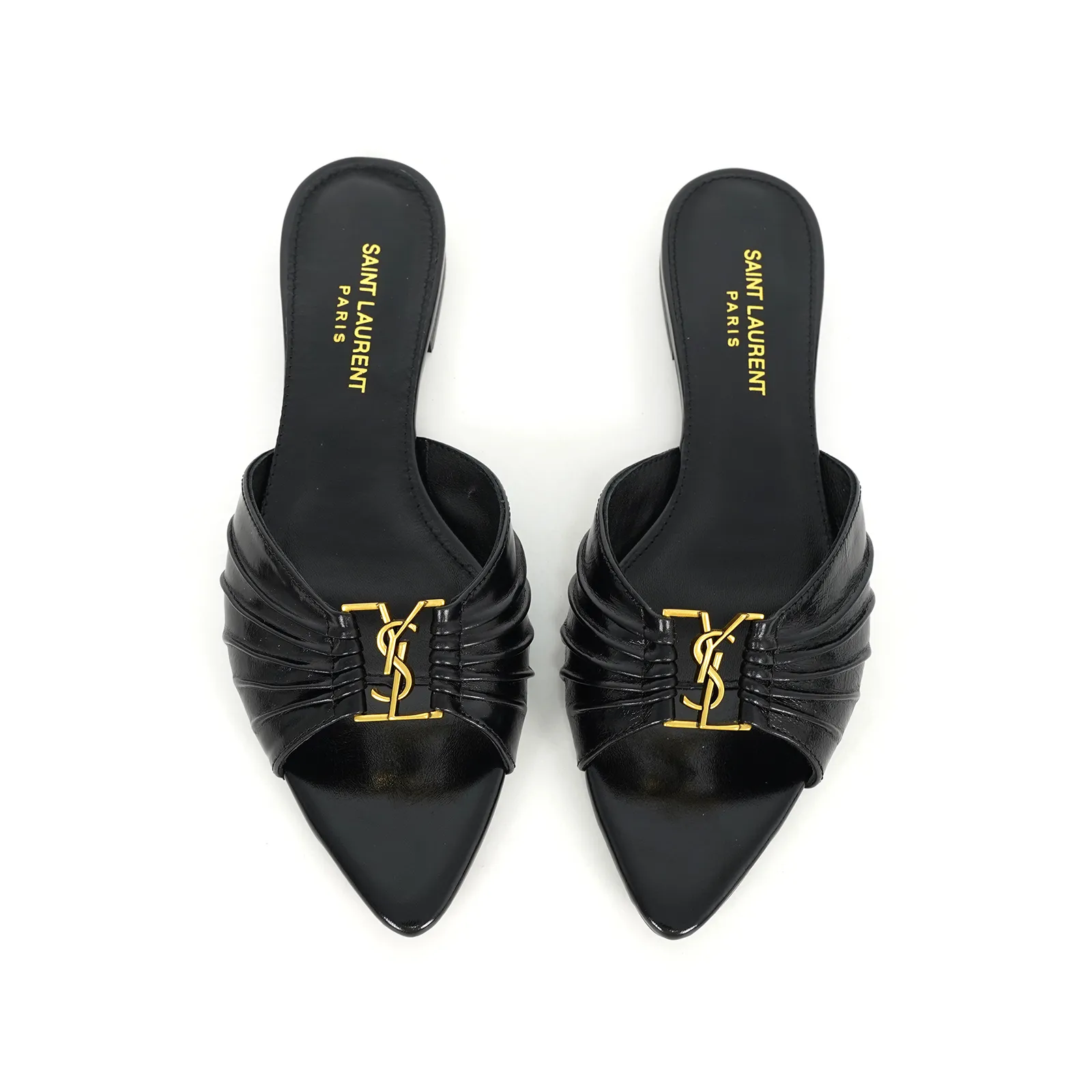 👟👟Ex-factory price 440👟👟 YSL "SAINT LAURENT*" Factory number: 510-108 New summer product LOGO metal buckle, elegant pointed toe slippers —————————— 2025 new spring and summer series pinch wrinkle slippers! Pointed-toe slippers How can I miss a pair of fairy shoes in this summer day? Matching various small skirts, you don't have to worry about the shape of your feet at all. Under the transparent light, they appear colorful. It's really too beautiful. The whiteness of your upper feet is so eye-catching! The metal buckle with the brand's LOGO illuminates the delicate lines of the ankle, releasing infinite elegance and charm. Explore more exquisite slippers!  Fabric: Butter leather Lining: Imported water-dyed sheepskin Foot pads: Goat leather Outsole: Italian leather outsole Size: 35-44 (42 43 44 customized) Heel height: 1CM
